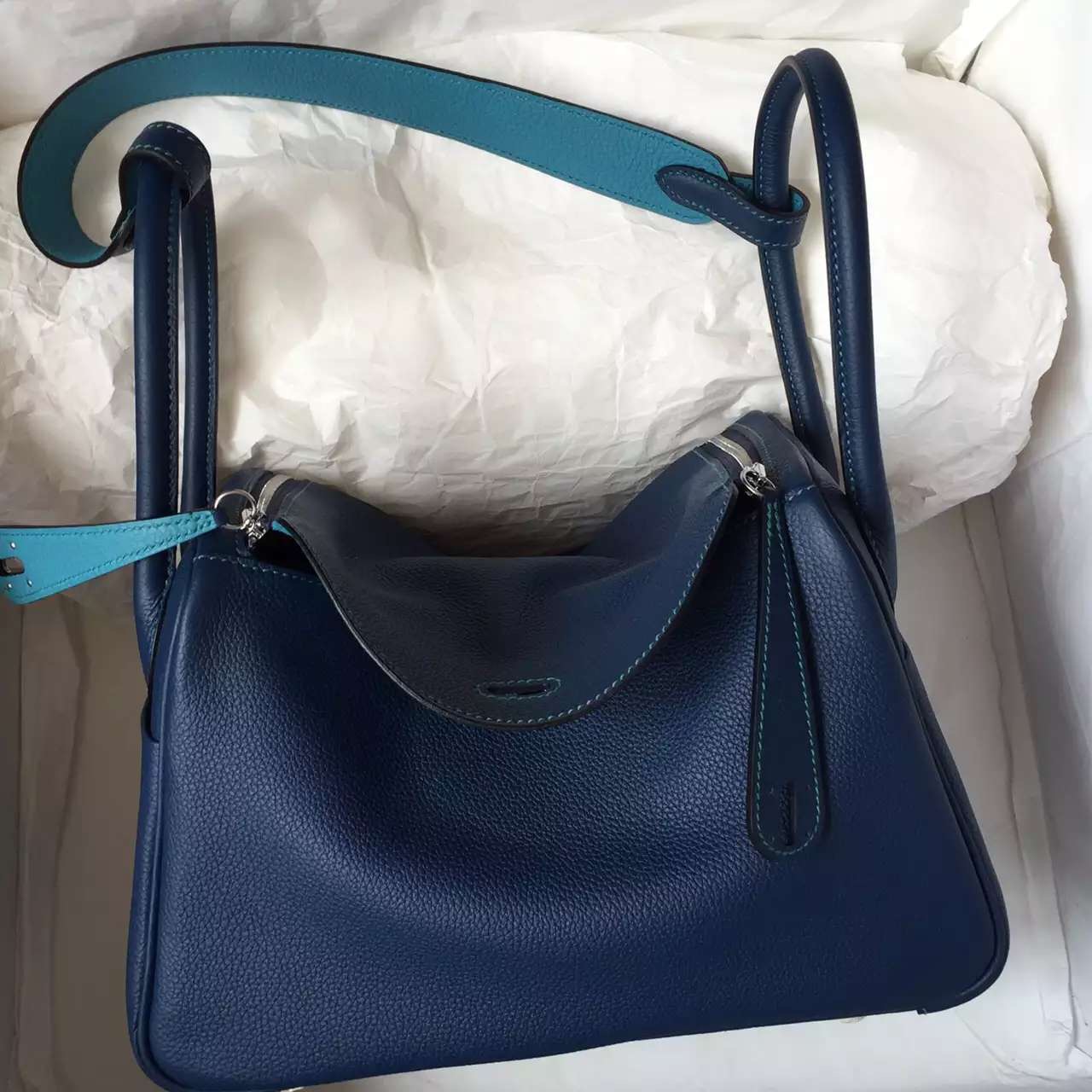 hermes lindy 30 blue togo leather shoulder bag  
