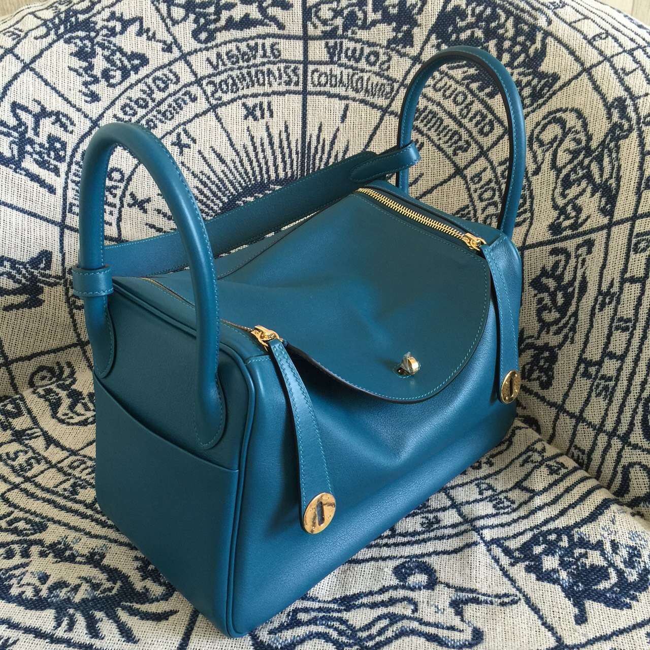 Hermes Online Store Swift Leather 7L Prussian Blue Lindy Bag 30cm — Hermes Crocodile Birkin Bag