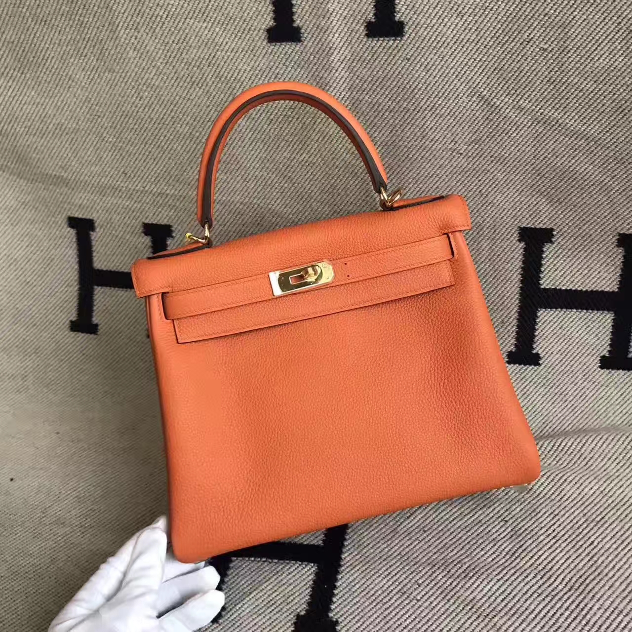 Discount Hermes 93 Orange Togo Calfskin Leather Retourne Kelly Bag 28CM ...