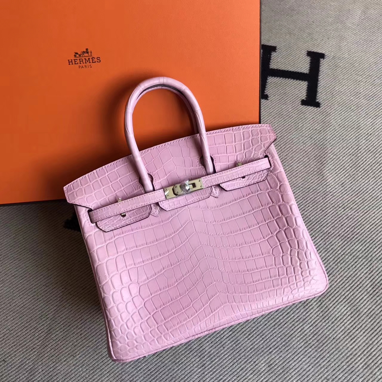 Pretty Wome’s Bag Hermes 5P Rose Sakura Crocodile Matt Birkin Bag 25cm ...