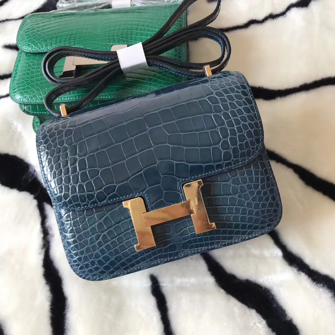 Elegant Hermes Shiny Crocodile Leather Constance18CM Shoulder Bag in 1P ...